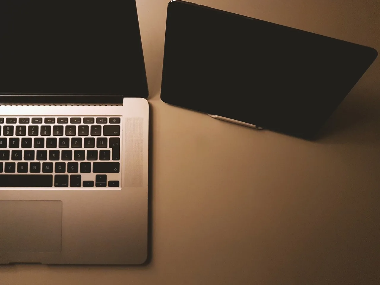 laptop, computer, gadget, modern, technology, electronics, research, work, business, table, desk, office, brown business, brown computer, brown office, brown technology, brown laptop, brown desk, brown research