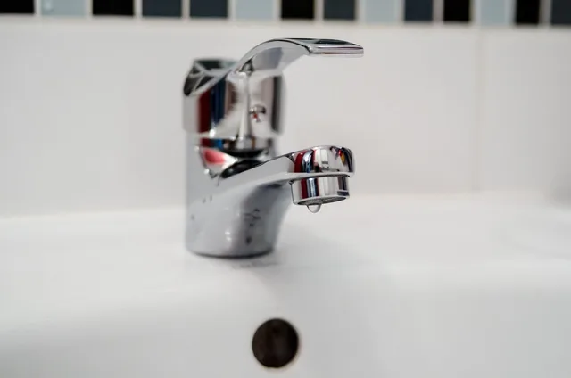 plumber, repair, nature, tap, battery, hydraulics, water, bathroom, fittings, washing, tools, sink, washbasin. Local keyword research for UK trades and services